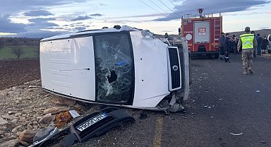 Mardin'de iki araç kafa kafaya çarpıştı: 4 yaralı