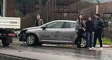 Marmaris'te otomobil ile motosiklet çarpıştı: 1 yaralı