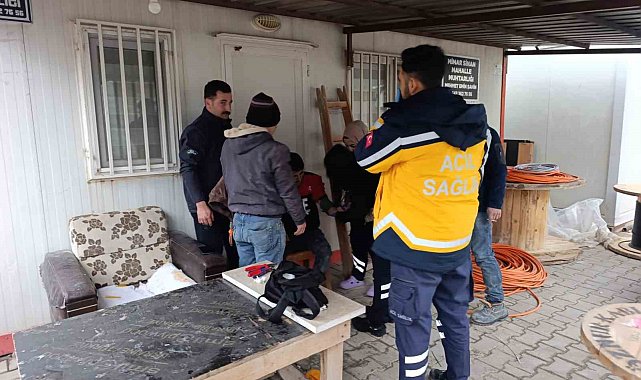 Matkapla elini delen işçi yaralandı