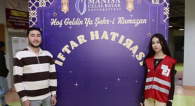 MCBÜ'lü öğrenciler ramazanın ilk iftarında aynı sofrada buluştu