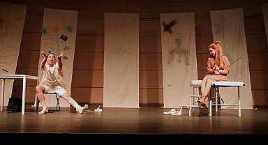 Menteşe Belediye Tiyatrosu Acıpayam'da sahne aldı