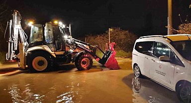 Menteşe Belediyesi ekipleri gece boyunca mesai yaptı