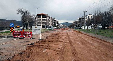 Menteşe'de yol yapım çalışmaları devam ediyor