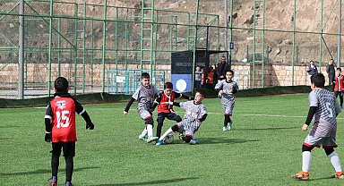 Merkezefendi'de U-9 Şenlik Ligi tüm hızıyla devam ediyor