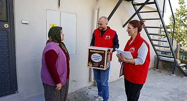 Mersin'de 13 ilçede 120 bin Ramazan kolisi dağıtılıyor