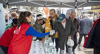 Mersin'de Berat Kandilinde 15 bin kandil simidi dağıtıldı