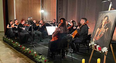 Mersin'de kazada hayatını kaybeden keman sanatçısı Laçin Akyol unutulmadı