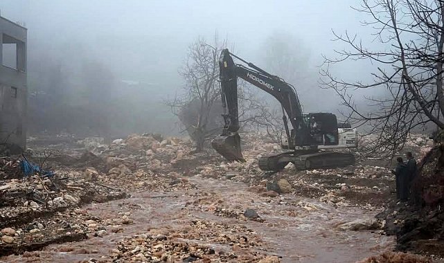 Mersin'de selin vurduğu kırsal mahallelerde yaralar sarılıyor