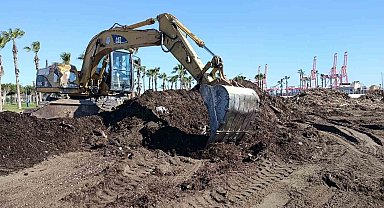 Mersin'de yağıştan etkilenen bölgelerde onarım çalışması sürüyor