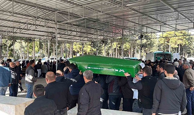 Mersin'deki kazadan acı hikaye: İkizleri ölüm ayırdı, 3 cenaze yan yana defnedildi