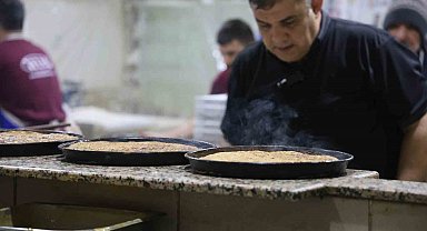 Meşe odunlu fırında vazgeçilmez lezzet: Tahinli pide