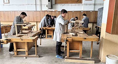 Meslek lisesi öğrencilerinin el emeği ürünleri döner sermayeye kazandırılacak
