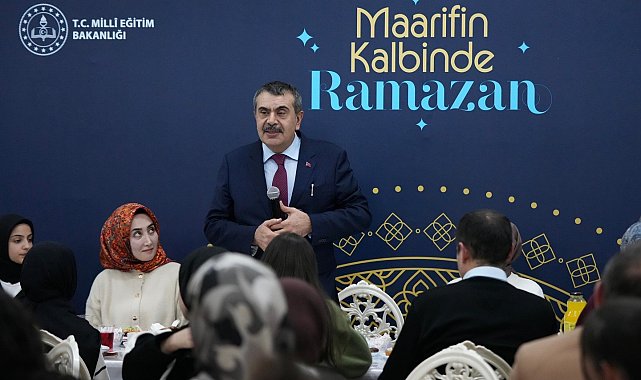 Milli Eğitim Bakanı Tekin, Erzurum'da şehit aileleri ve gazilerle buluştu, ilk iftarını öğrencilerle açtı