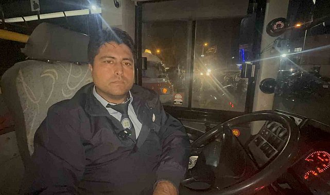 Minibüste fenalaşan öğrenciyi hastaneye yetiştiren şoför Gönen: "İnsanlık vazifemi yaptım"