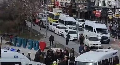 Minibüsten düşen yaşlı adam hayatını kaybetti