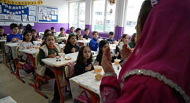 Minik öğrenciler ilk kez "tekne orucu" tutmanın sevincini yaşadı