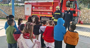Miniklere yangın güvenliği eğitimi