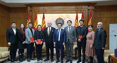 Moğolistan'daki ilk çocuk kemik iliği naklini Türk ve Moğol hekim ekipleri birlikte gerçekleştirdi