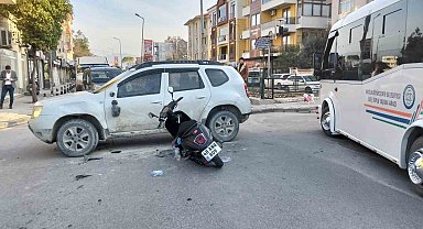 Motosikletle otomobil çarpıştı: 1 yaralı