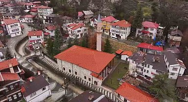 Mudurnu'daki Kanuni Sultan Süleyman Camisi asırlara meydan okuyor