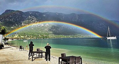 Muğla Akbük Koyu'nda oluşan Gökkuşağı mest etti