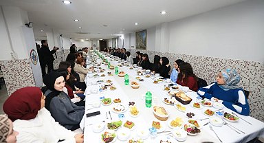 Muğla Valisi Dr. Akbıyık, Köyceğiz'de düzenlenen iftarda gençlerle sohbet etti