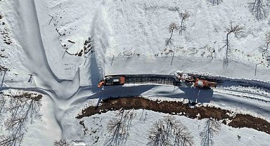 Muş ile Bitlis arasındaki kara yolu kar ve tipi nedeniyle ulaşıma kapatıldı