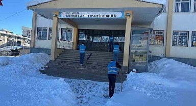 Muş'ta denetimli serbestlik yükümlülerinden okullara destek