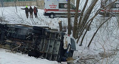 Muş'ta işçi servisi şarampole yuvarlandı: 6 yaralı