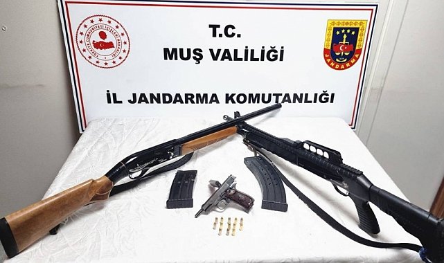 Muş'ta ruhsatsız silah operasyonu: 3 şüpheli gözaltına alındı