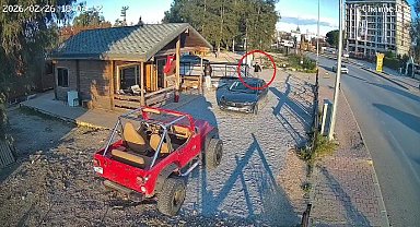 Müşteri sanıp tokalaştığı şahsın silahlı saldırısında ölümle burun buruna geldi