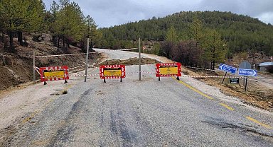 Mut'ta aşırı yağış nedeniyle Çivi Mahallesi, Söğütözü yayla yolu ulaşıma kapandı
