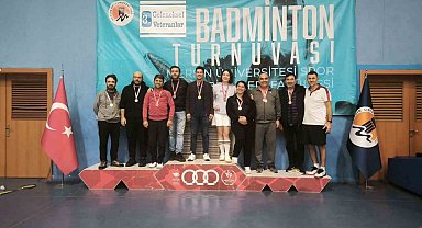 Niğdeli veteran badmintonculardan 14 madalya