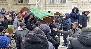 Oğlunun acısına yüreği dayanamayan anne son yolculuğuna uğurlandı