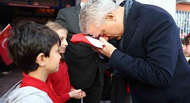 Öğrencilerin bayrak sevgisi dikkat çekti