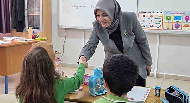 Öğrencilerle bayrak temalı derste buluştu