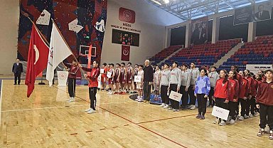 Okul Sporları Basketbol Gençler A Yarı Final Müsabakaları açılış seremonisi yapıldı