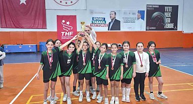 Okul Sporları Küçükler Hentbol Müsabakaları sona erdi