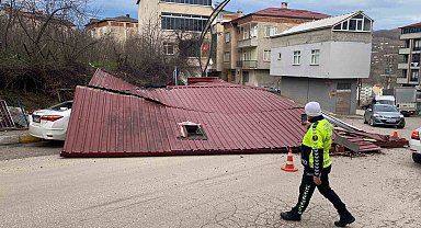 Ordu'da fırtına hayatı olumsuz etkiledi