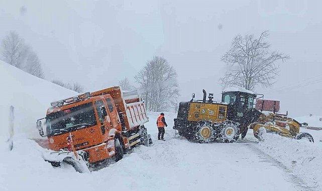 Ordu'da kardan kapanan 472 mahalle yolu ulaşıma açıldı