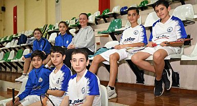 Osmangazi'de badminton heyecanı zirveye taştı