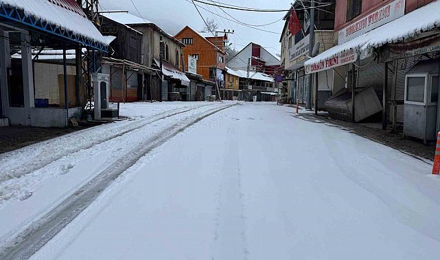 Osmaniye Zorkun Yaylası'nda kar yağışı başladı