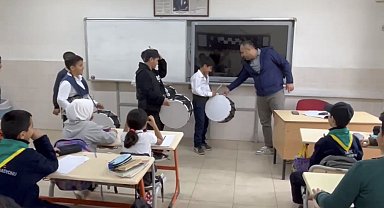Osmaniye'de Ramazan davulu okulda çaldı, gelenek canlandı