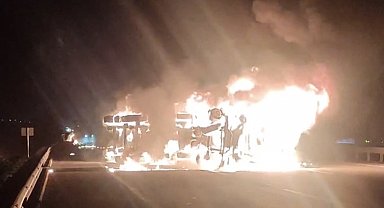 Osmaniye'de seyir halindeki tır alev alev yandı