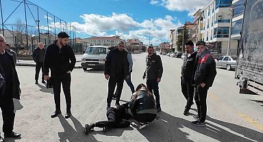 Otomobilin çarptığı 13 yaşındaki çocuk yaralandı