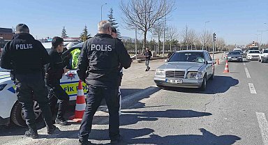 Otomobilin çarptığı 15 yaşındaki çocuk ağır yaralandı