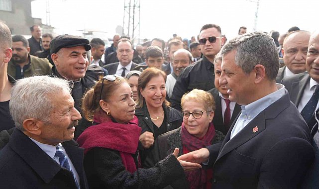 Özgür Özel Nurdağı'nda depremzedelerle bir araya geldi