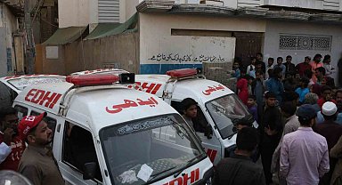 Pakistan'da üç katlı binada tüp patladı: 16 ölü, 14 yaralı