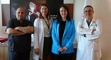 Pandemide ölümle burun buruna gelen anne doktorlarıyla buluştu