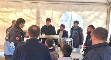 Pasinler Belediyesi'nden vatandaşa sıcak yemek ikramı